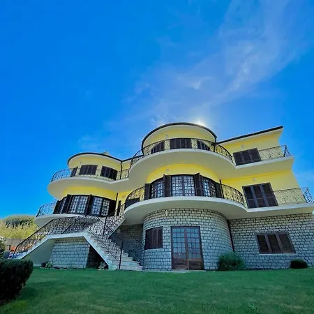 Lourivillage 아파트 봄바랄